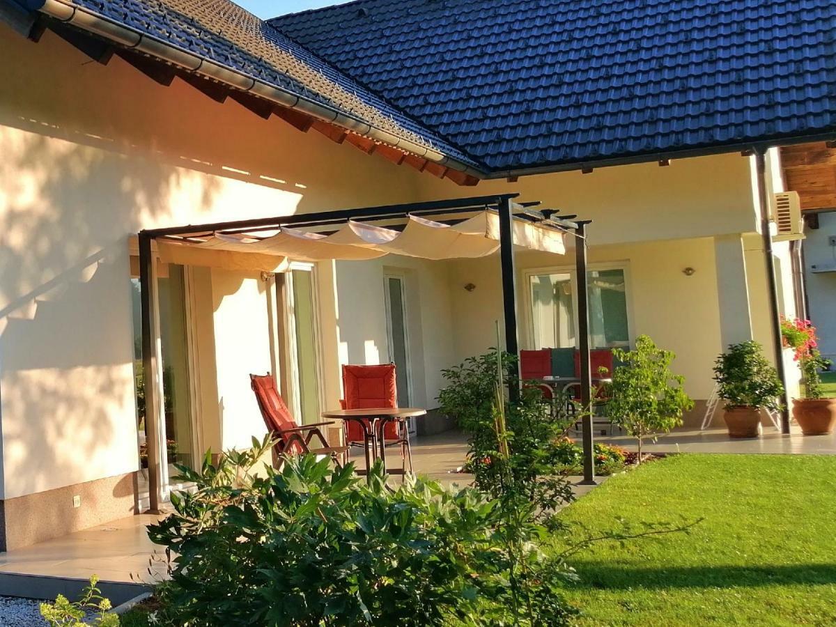Bed and Breakfast Sobe Meta Брезье Экстерьер фото